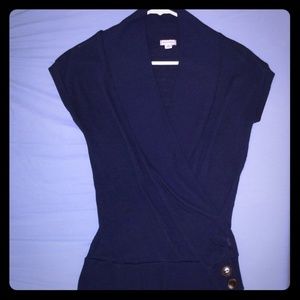 Navy short-sleeve top with cute button detailing!
